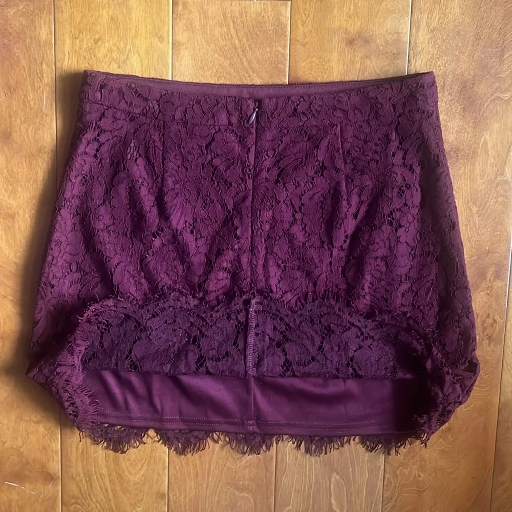 Forever 21 Burgundy Lace Mini Skirt Size M Fairy Whimsigoth Chic Holiday Event - Picture 4 of 7